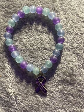 Believe Ribbon Charm Stretch Bracelet - Purple & Light Blue Beads